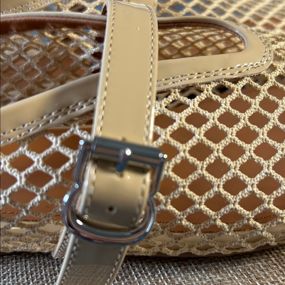 Nieardan Beige Mesh Women's Mesh Loafers
size 8.5 - Picture 10 of 11